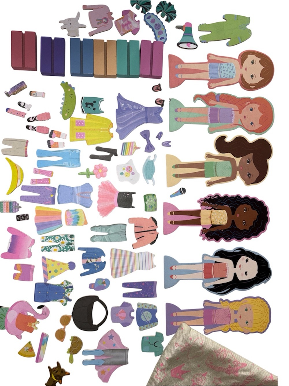 Story Magic Wooden Magnetic Dress Up Dolls 6 Dolls So Many Accessories & Bag